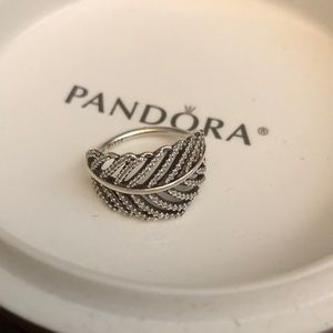 Pandora retired light as a feather ring